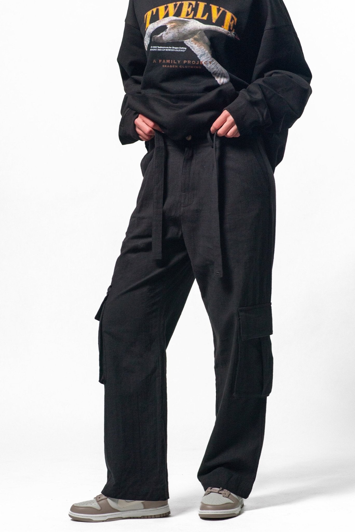 Cargo Hørbukser: Twelvepieces Collab Sort |  Skagen-clothing.dk