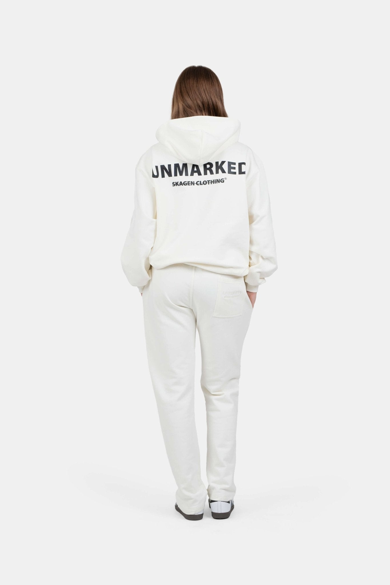 UNMARKED Hoodie Hvid |  Skagen-clothing.dk