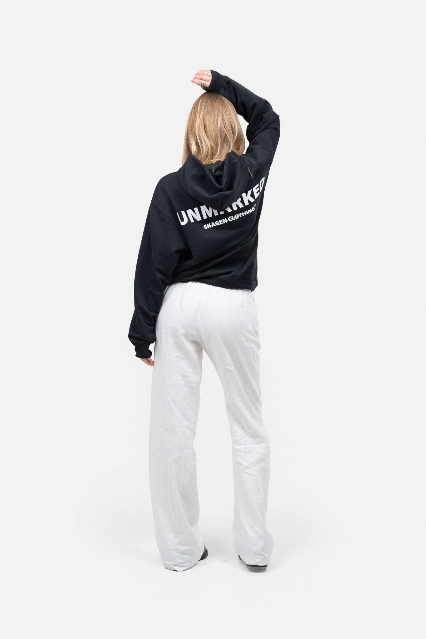 UNMARKED Hoodie Sort |  Skagen-clothing.dk