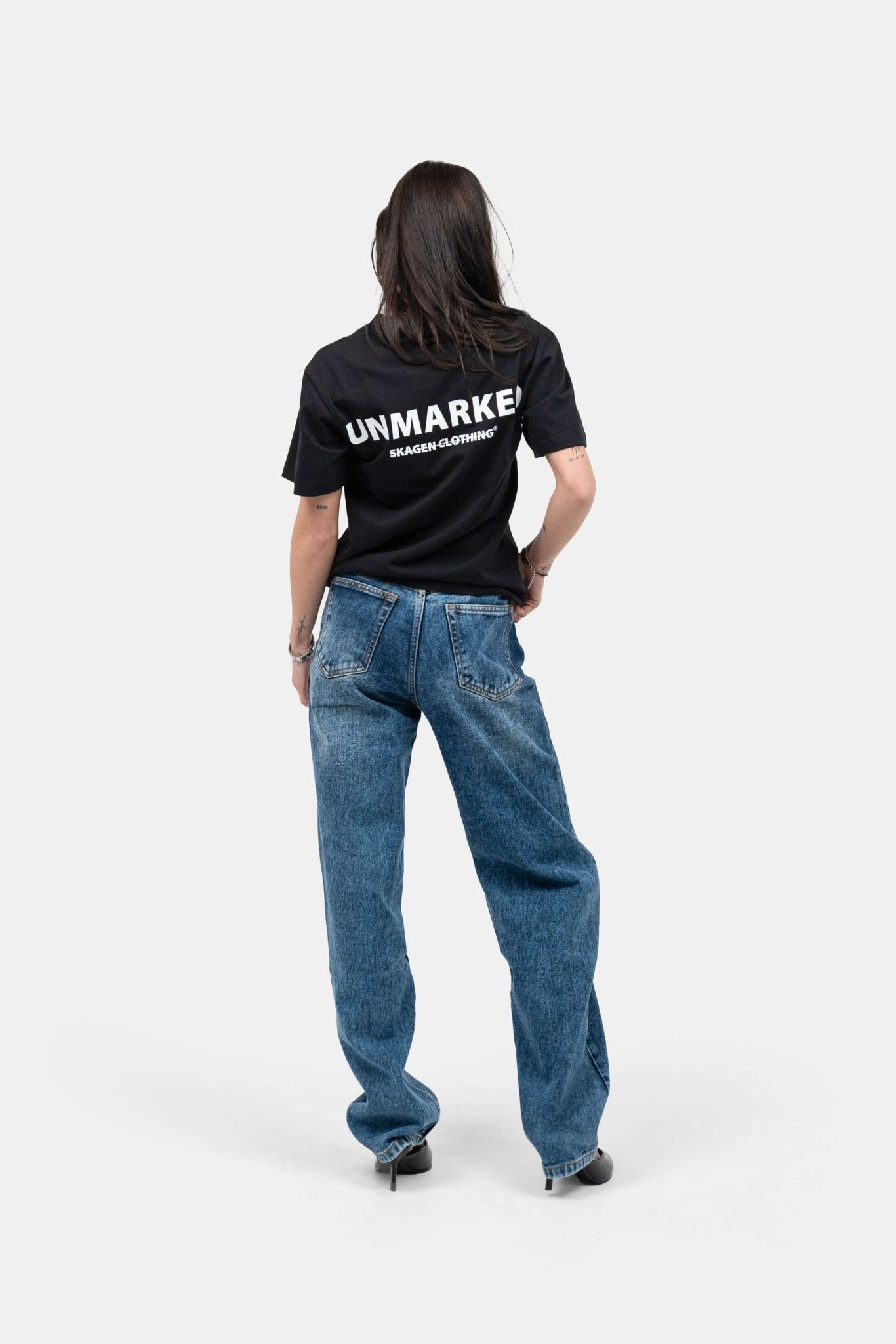 UNMARKED T-shirt Sort |  Skagen-clothing.dk